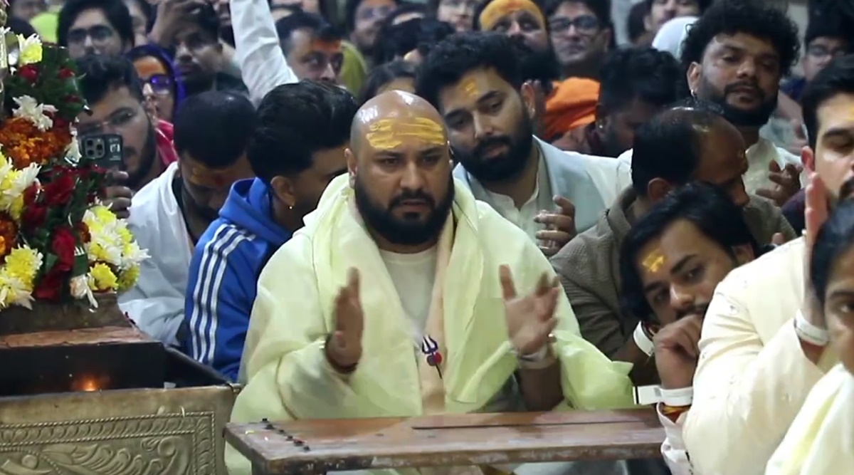 ujjain, Singer B Praak, reached Mahakaleshwar temple