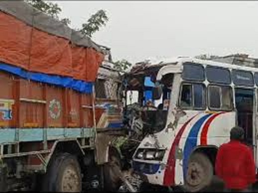 damoh, Head on collision ,passenger bus and a truck