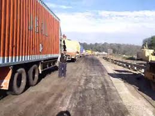 mandla, Three trucks collided , National Highway 30