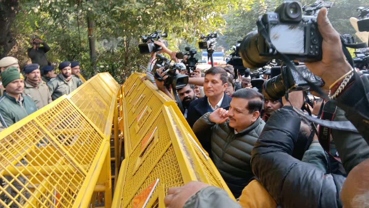 new delhi, AAP leader staged , Civil Lines