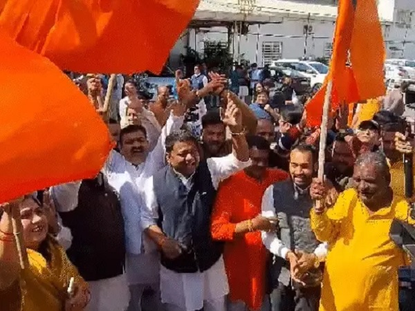 bhopal, Delhi victory celebrated , BJP state office