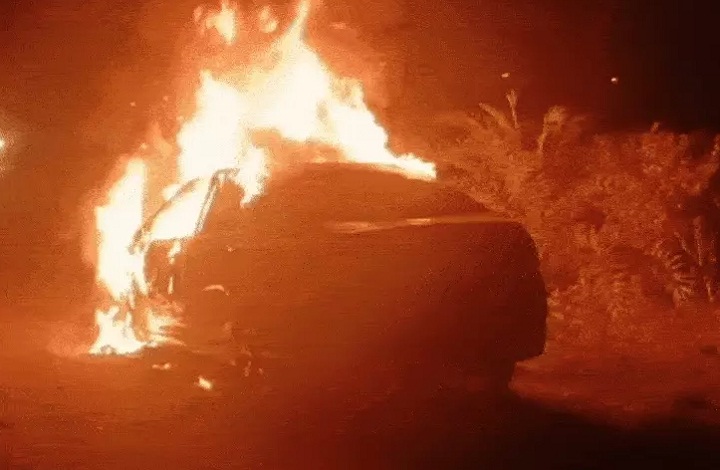 narmadapuram, Uncontrolled car , hitting a tree