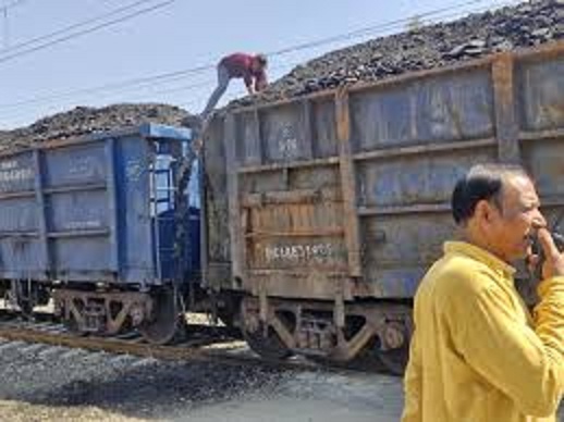 damoh,   goods train loaded , coal caught fire  
