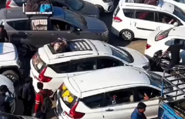 bhopal, Traffic jam situation , Prayagraj-Rewa road