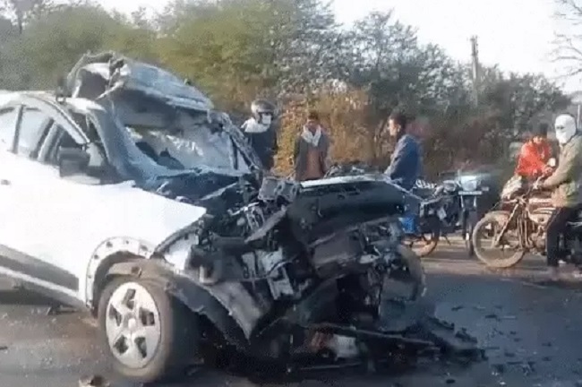 bhopal, Uncontrolled car  , three youths died