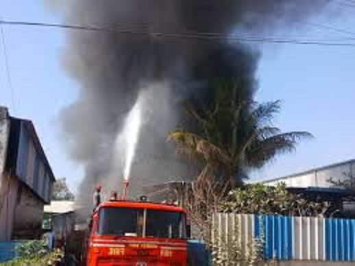 dewas, huge fire,Fine Paste Sulphur Company