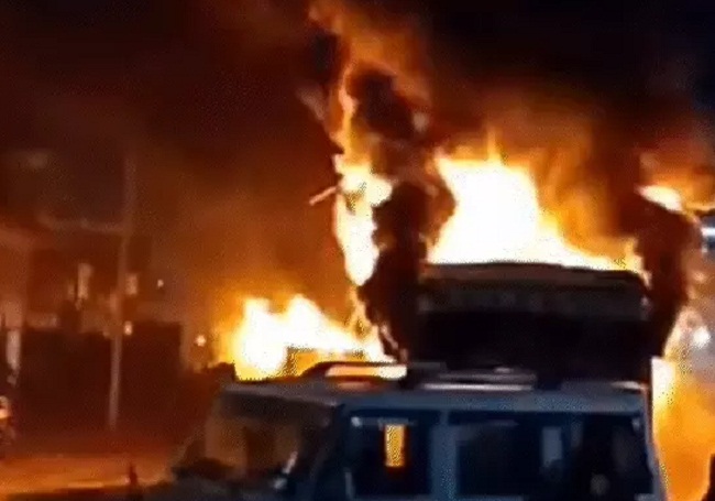 singroli, Villagers got angry, two trucks