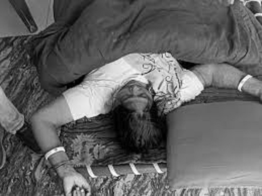 khargon, Anganwadi worker killed, blanket