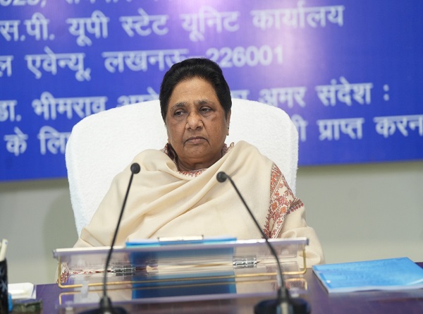 lucknow, Mayawati removed, nephew Akash Anand 