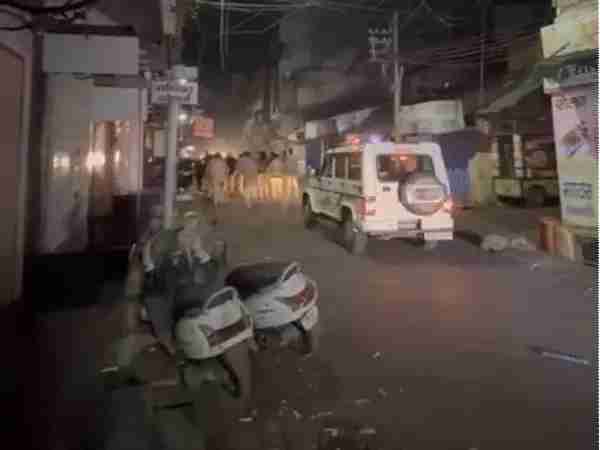 mahoo, Stones were pelted , India