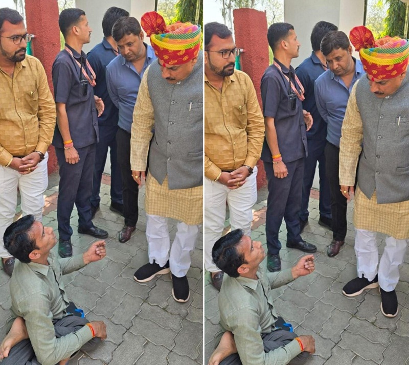 bhopal,   Chief Minister stopped, handicapped person
