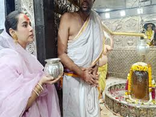 ujjain,Actress Sunanda Sharma, shelter of Mahakal