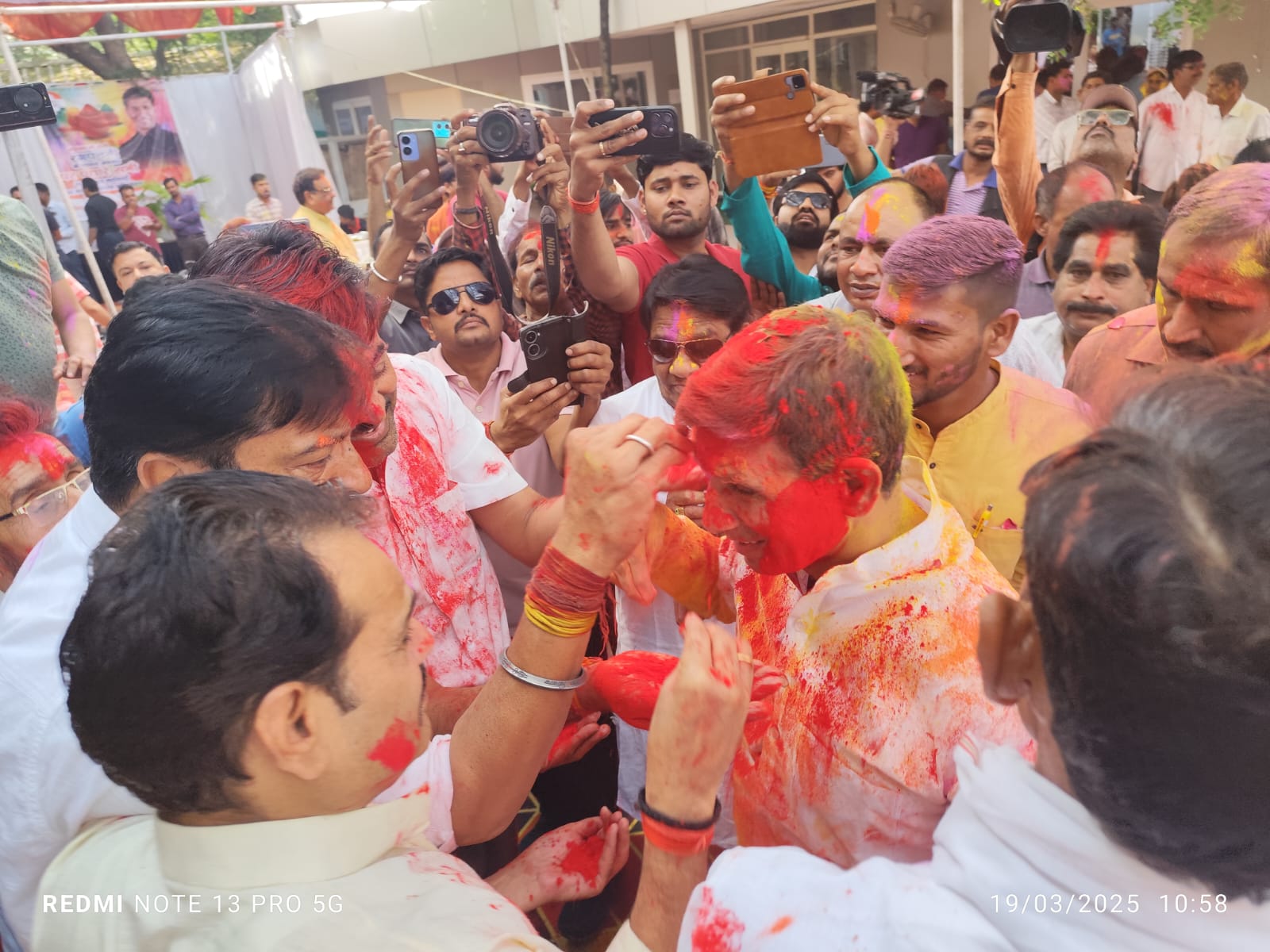 bhopal, Jeetu Patwari ,sang Holi song  
