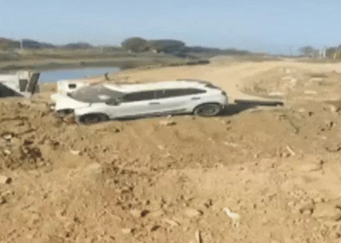 rewa, speeding car collided  , two people died