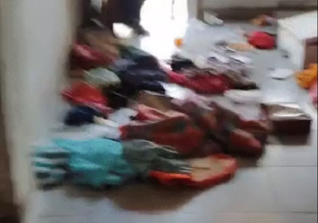 dhar, Robbery ,family hostage