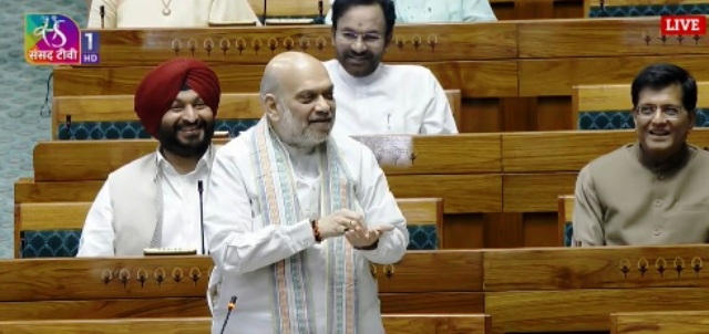 new delhi, Amit Shah , taunts Akhilesh