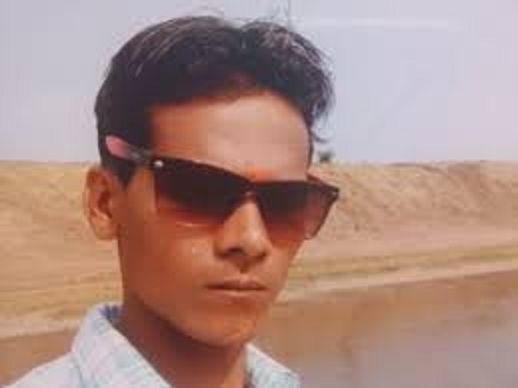 balaghat, Auto overturned  , young man died