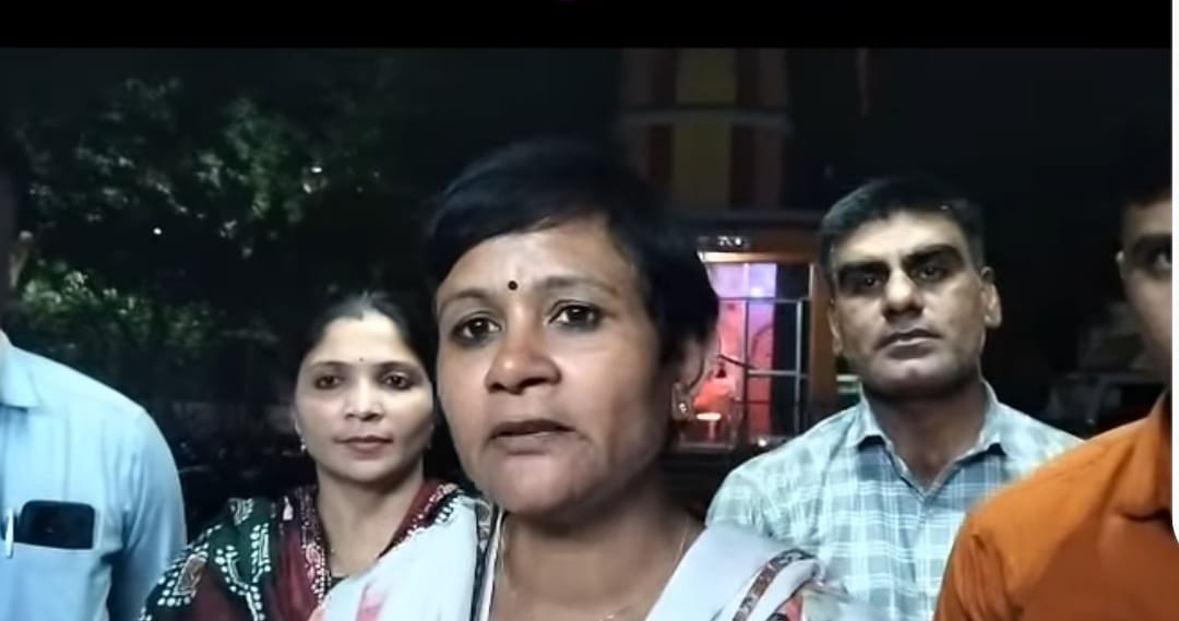 rajgarh, Matsya Sangh employee , taking bribe 