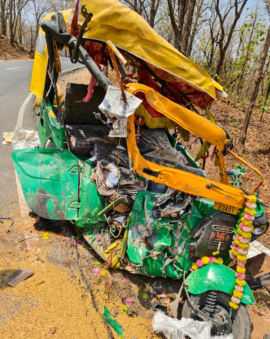 anuppur, Three killed , bus and auto collision