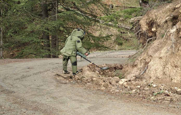 Kupwara,  IED recovered,  Villagejam  