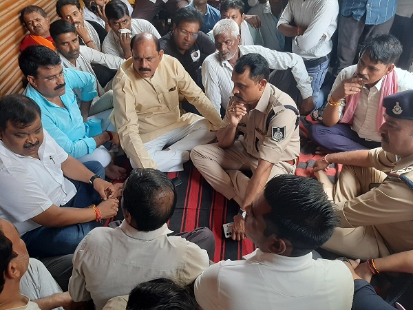 morena,   grocery businessman , shop itself