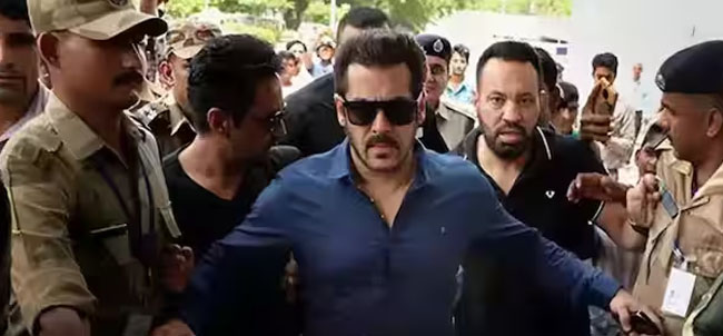 mumbai, Salman Khan,car threatened 