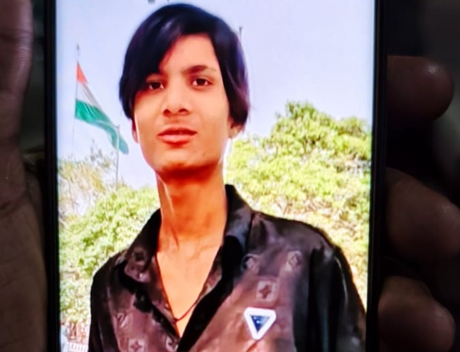 new delhi, Minor stabbed  , tension in the area