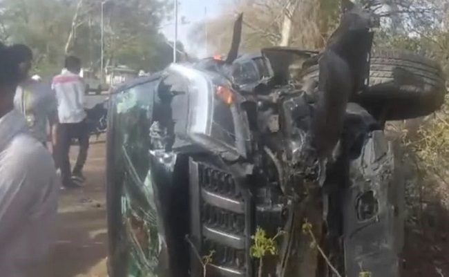 tikamgarh, Four people died, car accident 