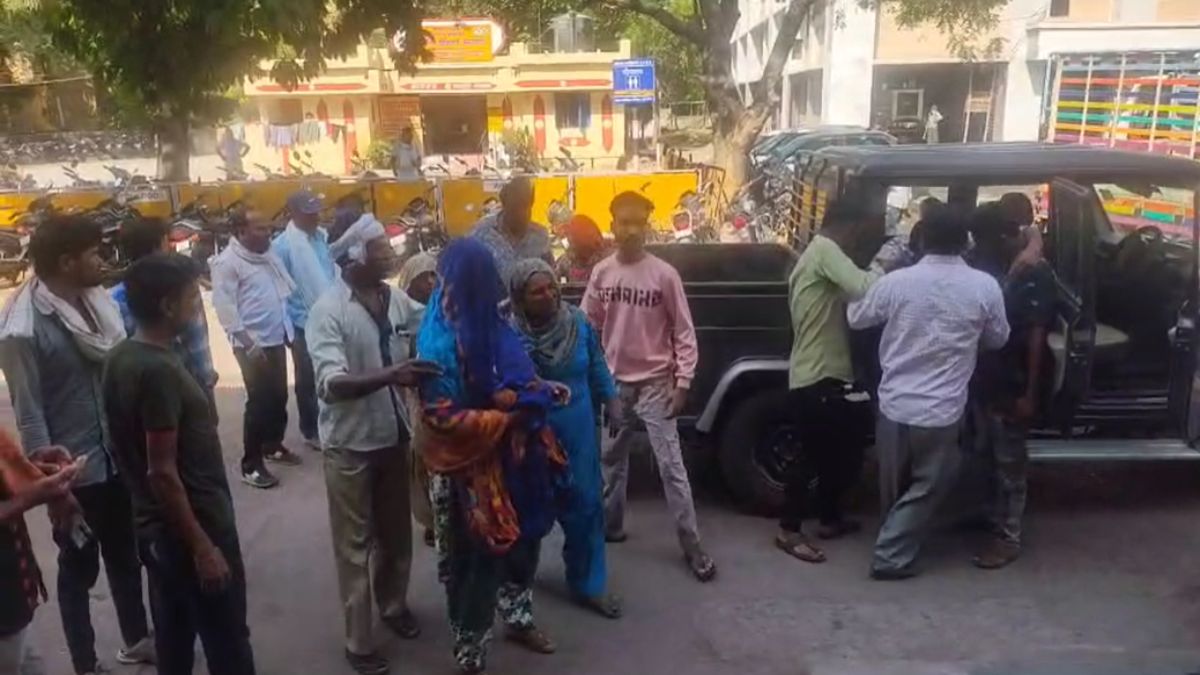 khargon, Cleaning vehicle , one died