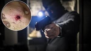 satna, Head constable ,shot inside police 