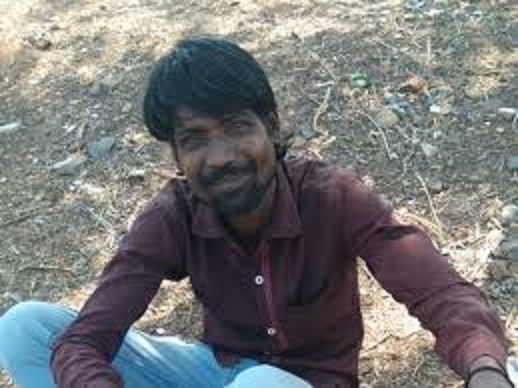 guna, Cleaning worker dies , hit by a train