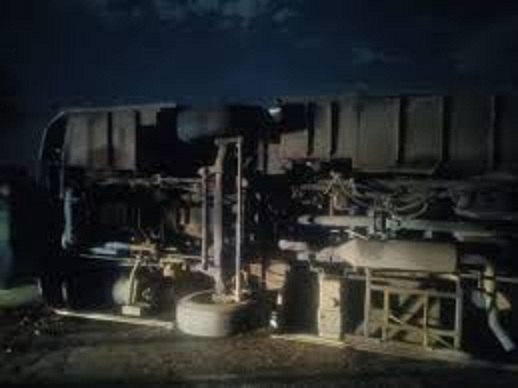 jhabua, Bus overturned, couple and 10 year  