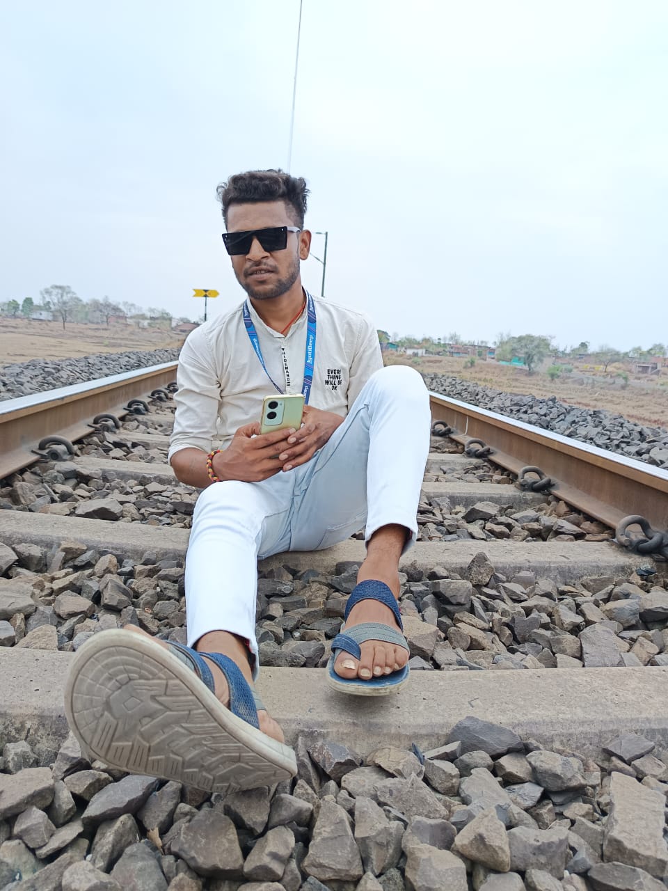 seoni,  young man died , making a reel