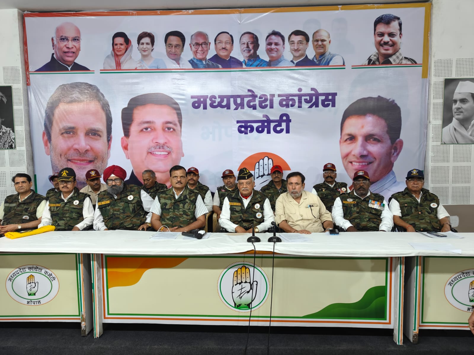 bhopal, Congress Sainik Cell , Shah and Deora