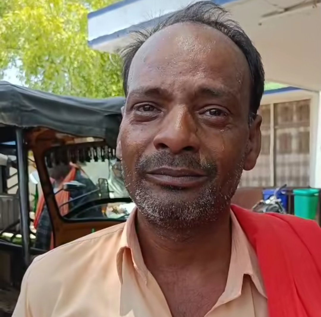 shivpuri, Doctor attendant, beaten up 