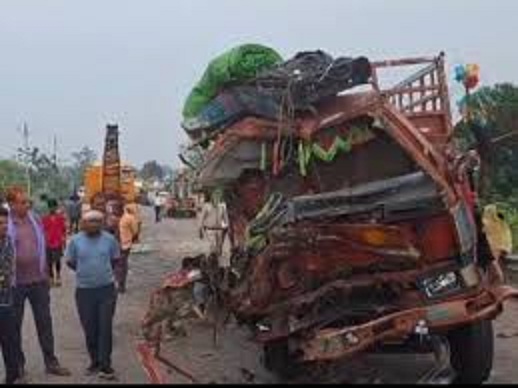 sidhi, Two trucks , mini truck  