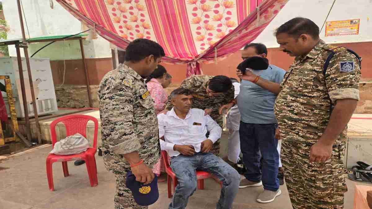 niwadi,  devotee ,Orchha Ramraja Sarkar  