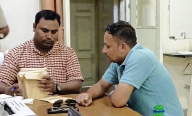 jabalpur,   Lokayukta team ,constable red handed 