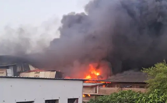 burhanpur,  huge fire broke out , BT cotton factory 