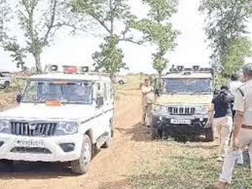 khandwa, Stone pelting , team which reached  