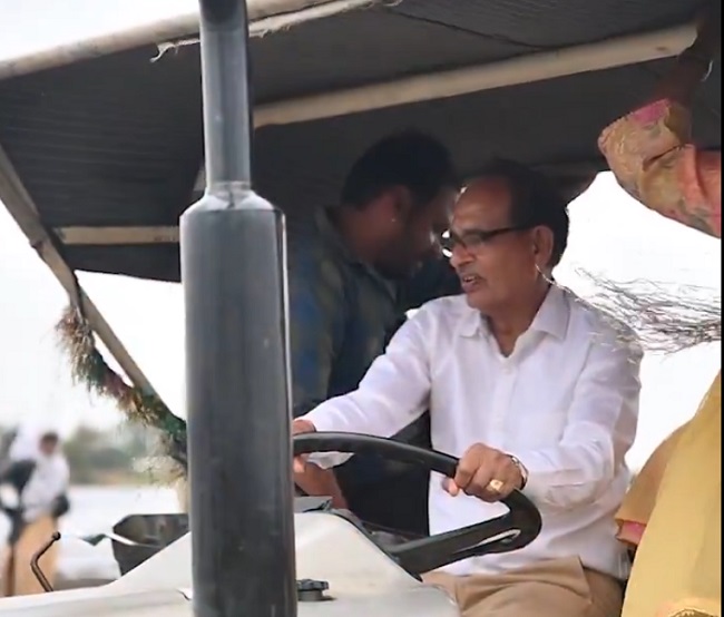 vidisha,   Shivraj Singh Chauhan ,tractor in the field