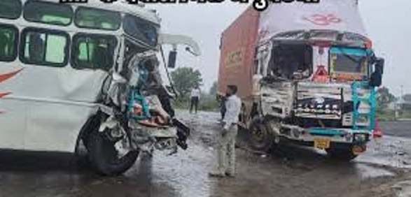 dewas, One died , Indore-Betul highway