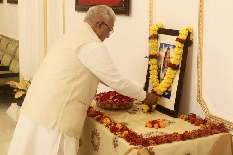 bhopal, Governor Patel ,paid floral tribute  