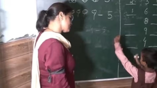 dewas,   ban e-attendance, teachers