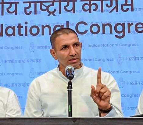 bhopal, Congress surrounded ,BJP MP