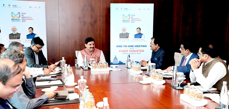 bhopal, Chief Minister ,visits Bharat Mart in Dubai