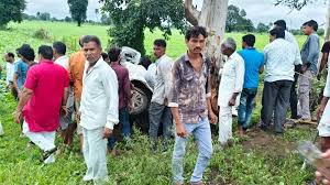 dewas,  car went out , control and fell  