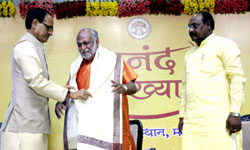 शिवराज के जाने पर आनंद की सियासत 