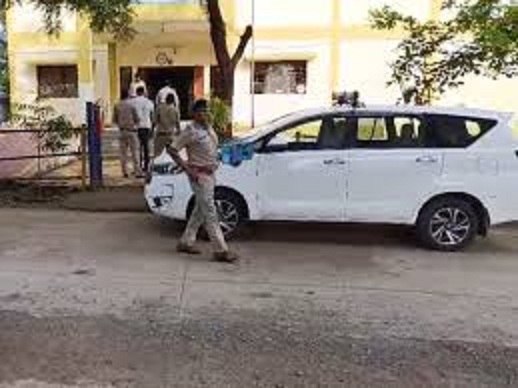 burhanpur, Woman murdered , slitting her throat