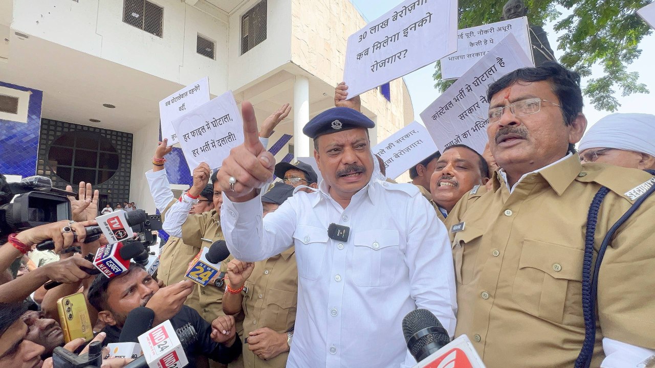 bhopal, Congress protests , assembly premises  